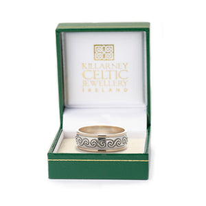 
            
                Load image into Gallery viewer, Celtic knot wedding Band With Gold Rims
            
        